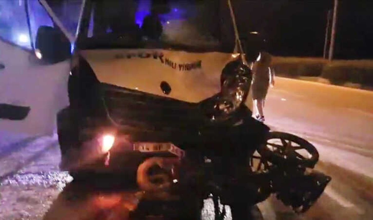 Bursa\'da Minibüs ile Motosiklet Çarpıştı: 1 Yaralı