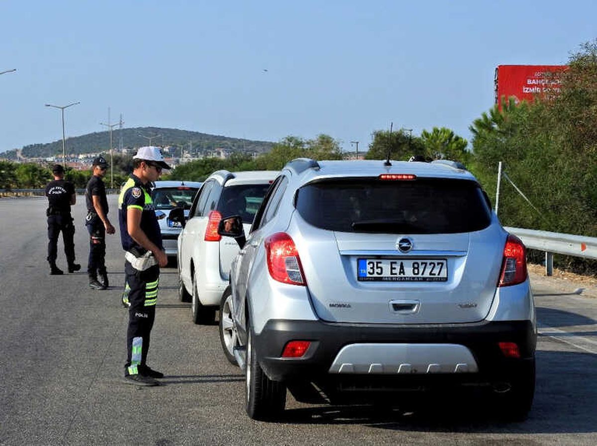Çeşme Emniyet Müdüründen Tatlı Karşılama