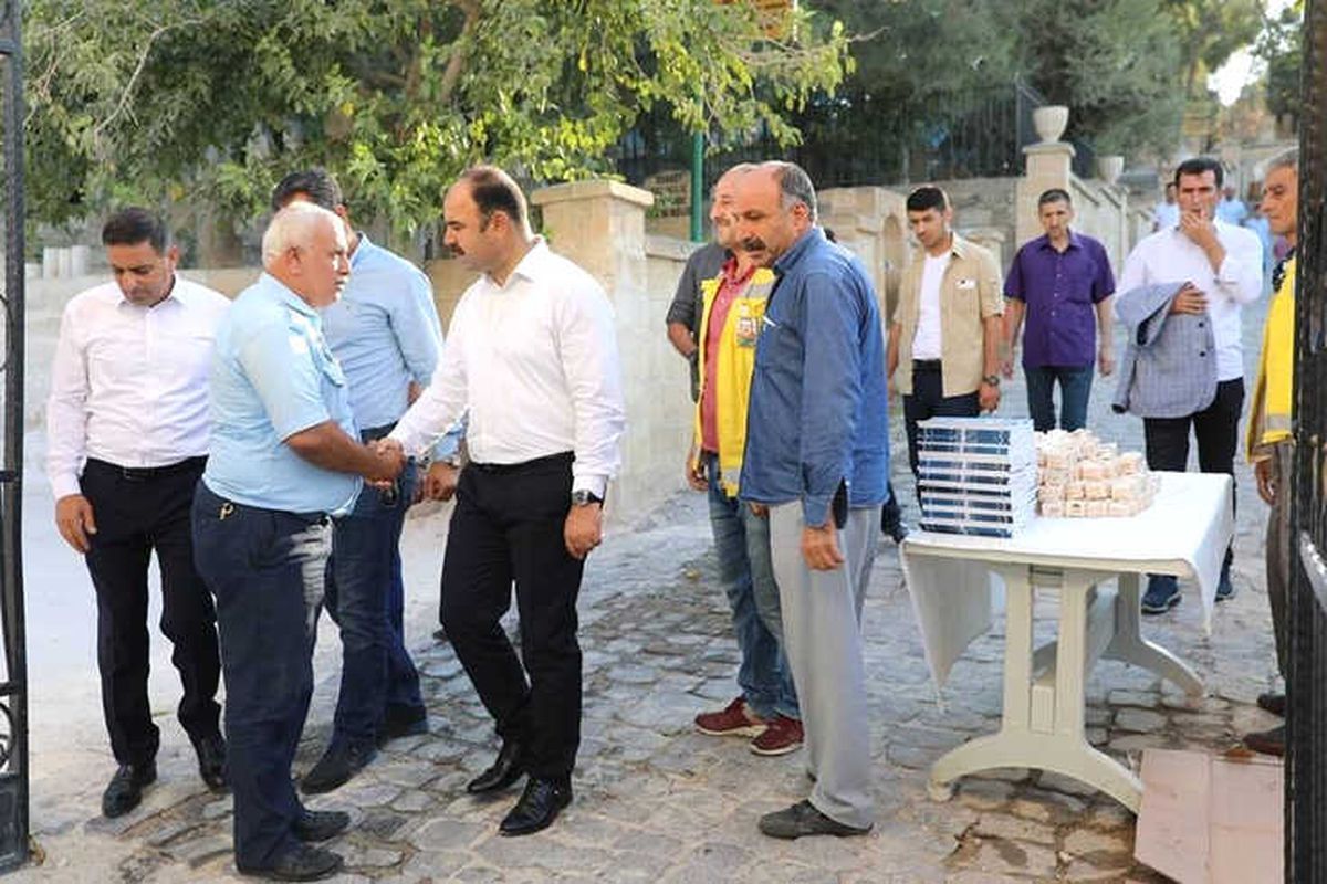 Çiftçi, Vatandaşlarla Bayramlaştı