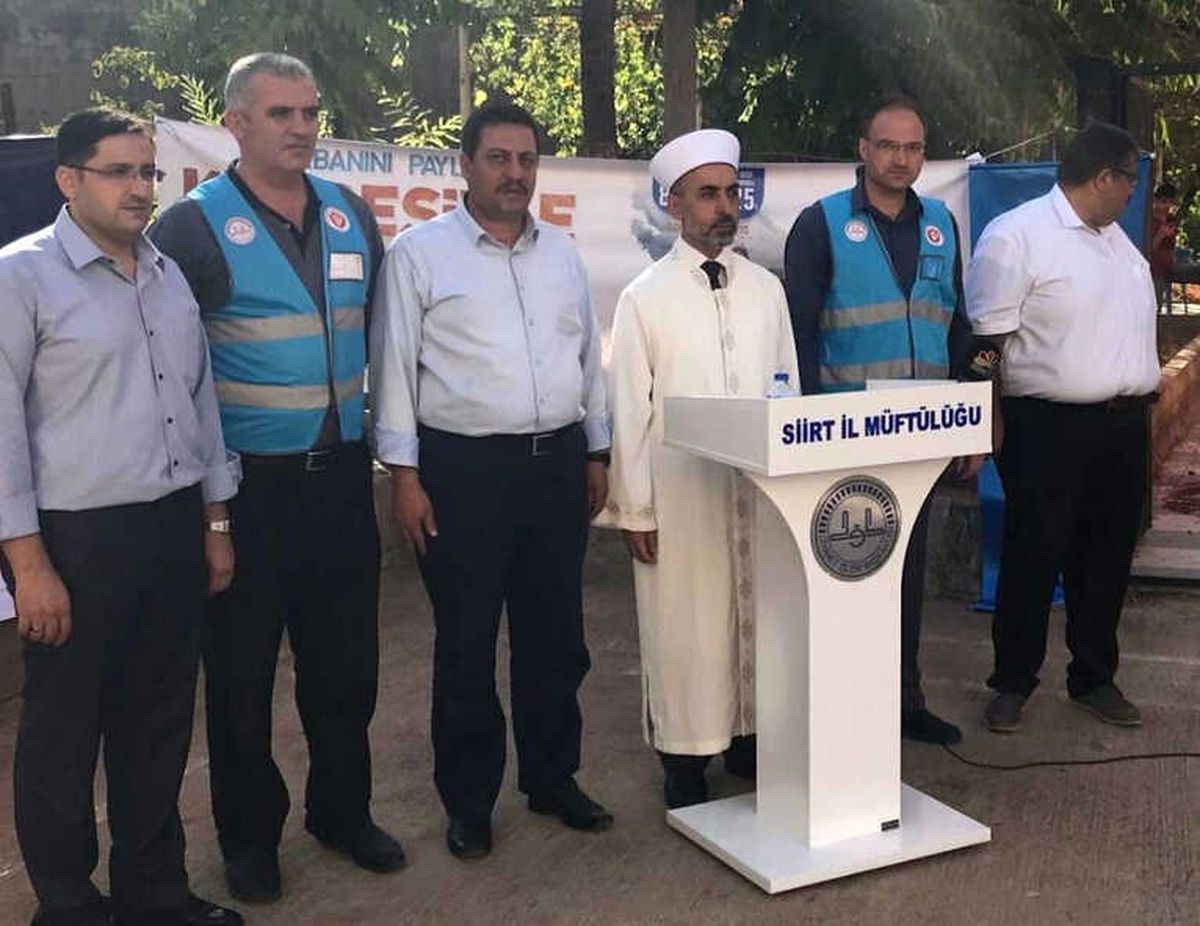 Cumhurbaşkanı Erdoğan\'ın Vekalet Verdiği Kurbanlar Siirt\'te Kesildi