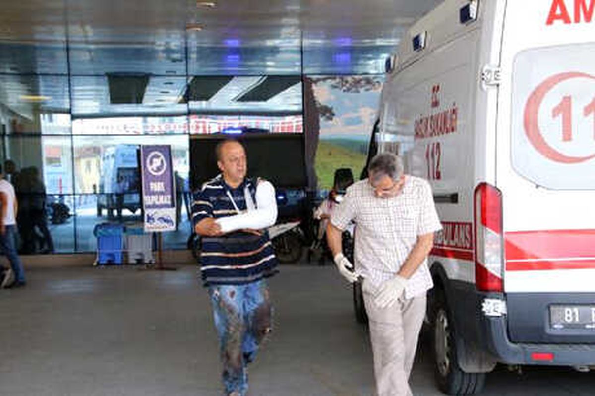 Düzce\'de Hastaneler Acemi Kasaplarla Doldu