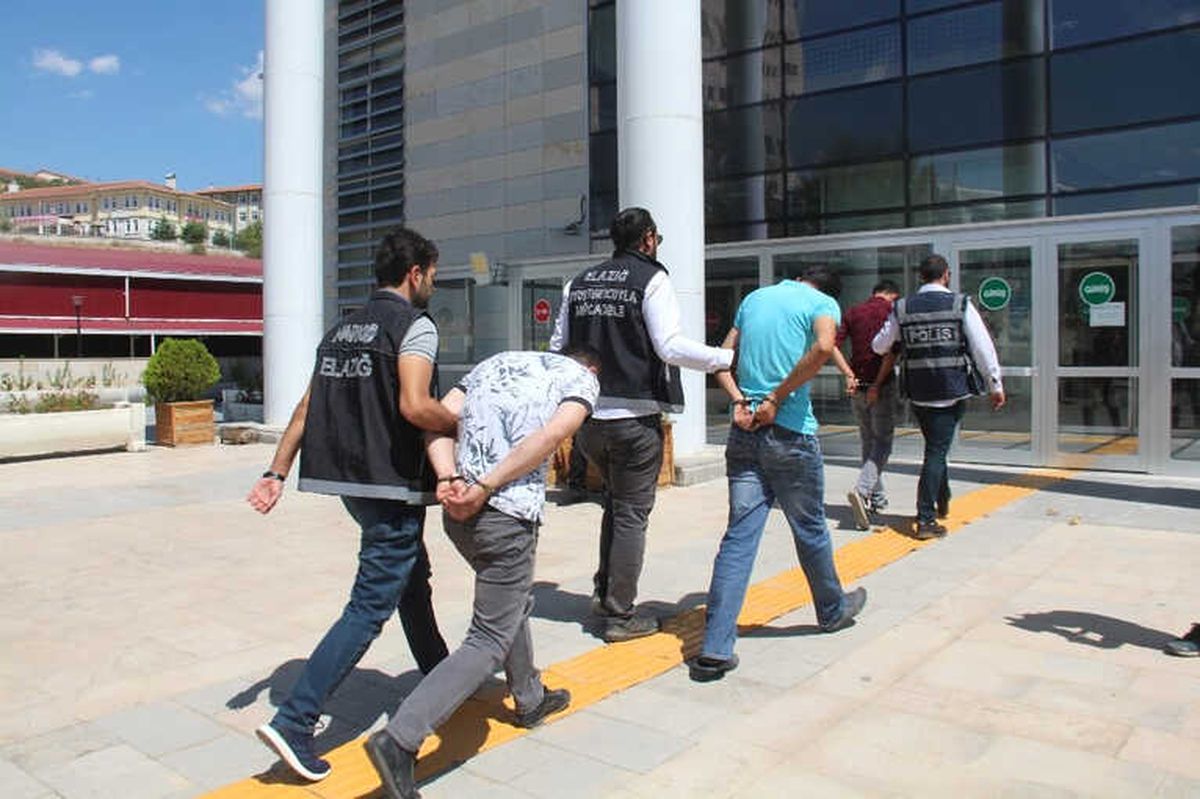 Elazığ\'da Uyuşturucu Operasyonu: 2 Şüpheli Tutuklandı