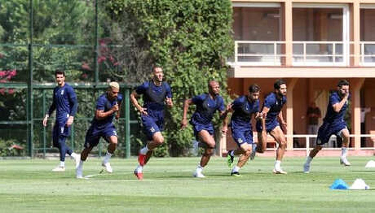 Fenerbahçe\'de Göztepe Maçının Hazırlıkları Sürüyor