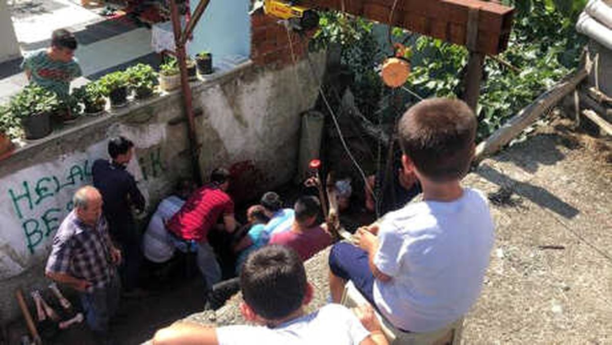 Kurban Kesimini Çocuklar da İzledi