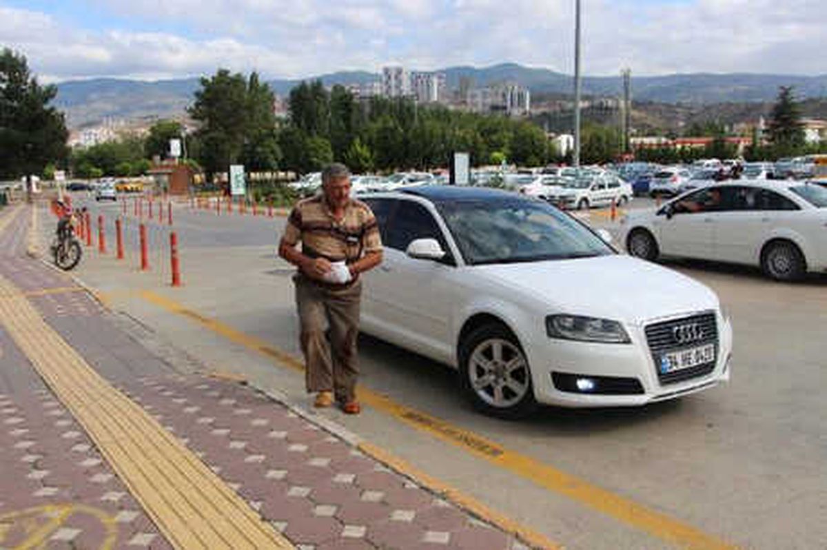 Tokat\'ta Acemi Kasaplar Kendilerini Yaraladı