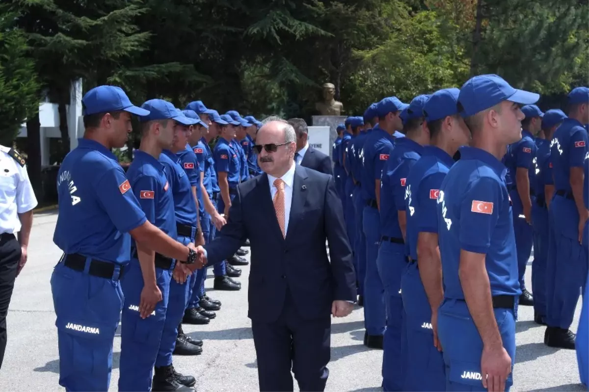 Vali Çakacak Bayramda Görevi Başında Olan Güvenlik Güçlerini Unutmadı