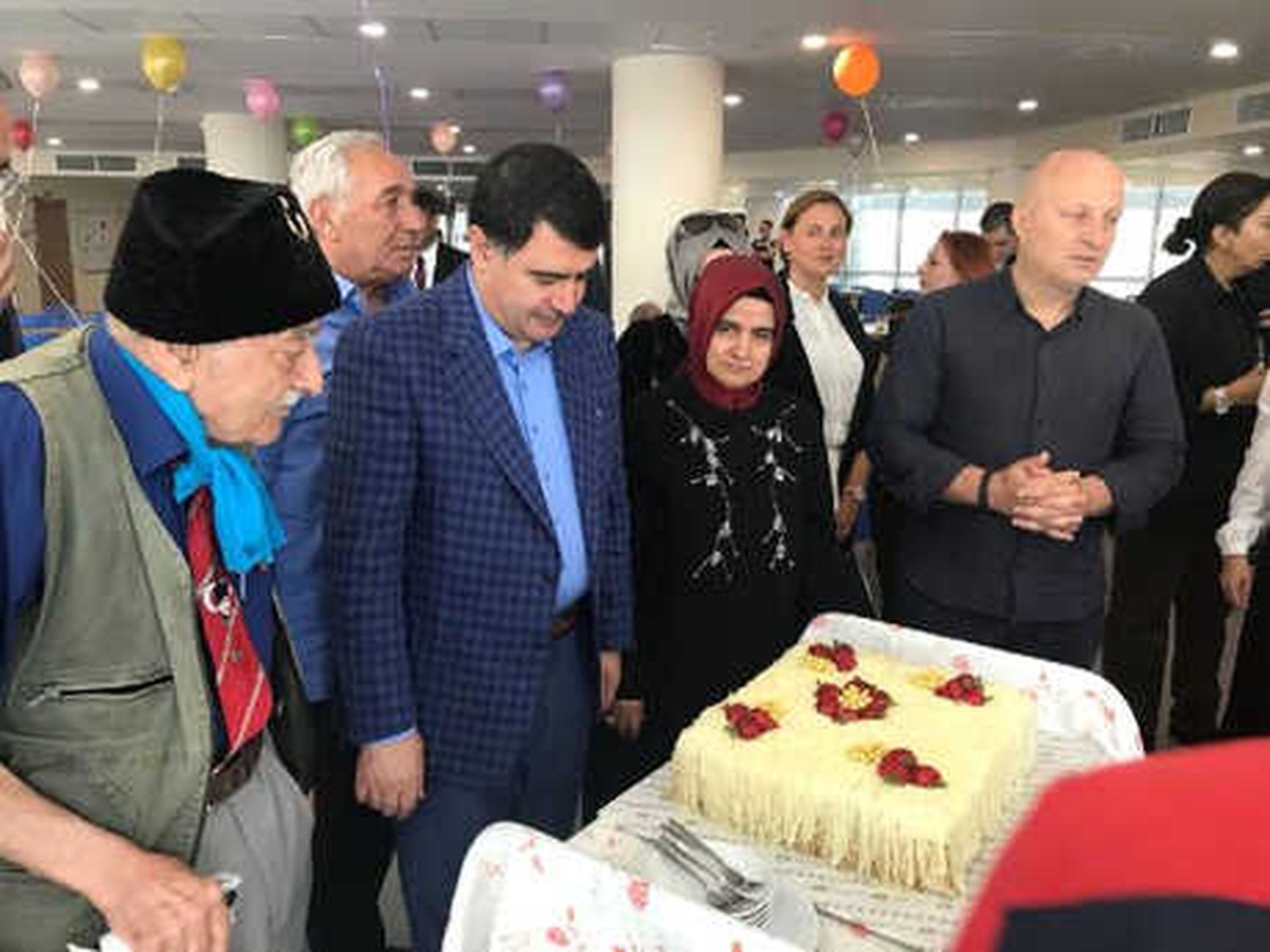 Vali Şahin Huzurevini Ziyaret Etti