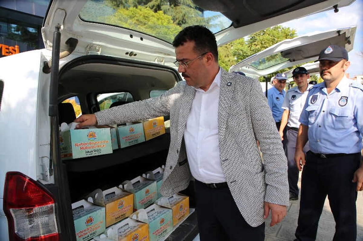 Atakum\'da Her Yıl Olduğu Gibi Yine Kurban Eti Dağıtıldı