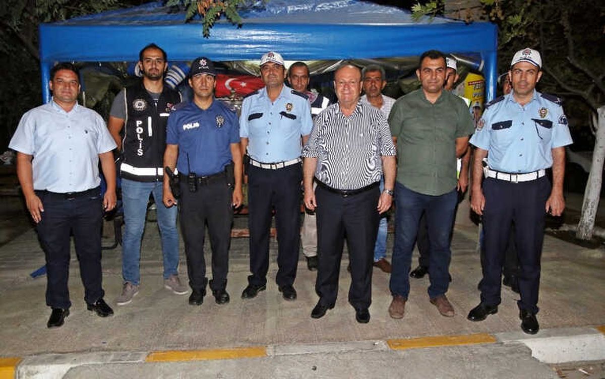 Başkan Özakcan\'dan Güvenlik Güçlerine Sürpriz Bayram Ziyareti