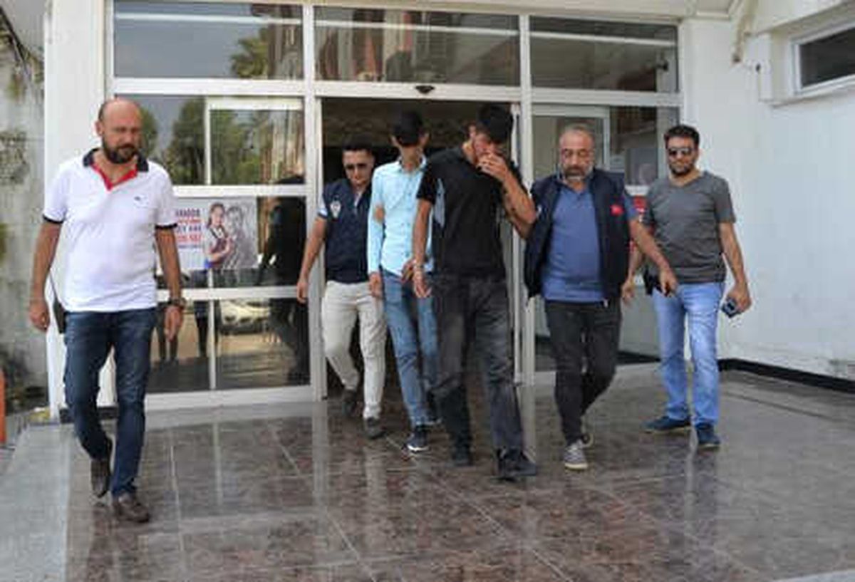 Bıçaklı Gasp Şüphelileri Kameradan Yakalandı
