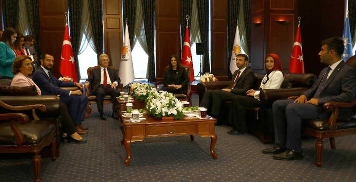 CHP Heyetinden AK Parti\'ye Bayram Ziyareti
