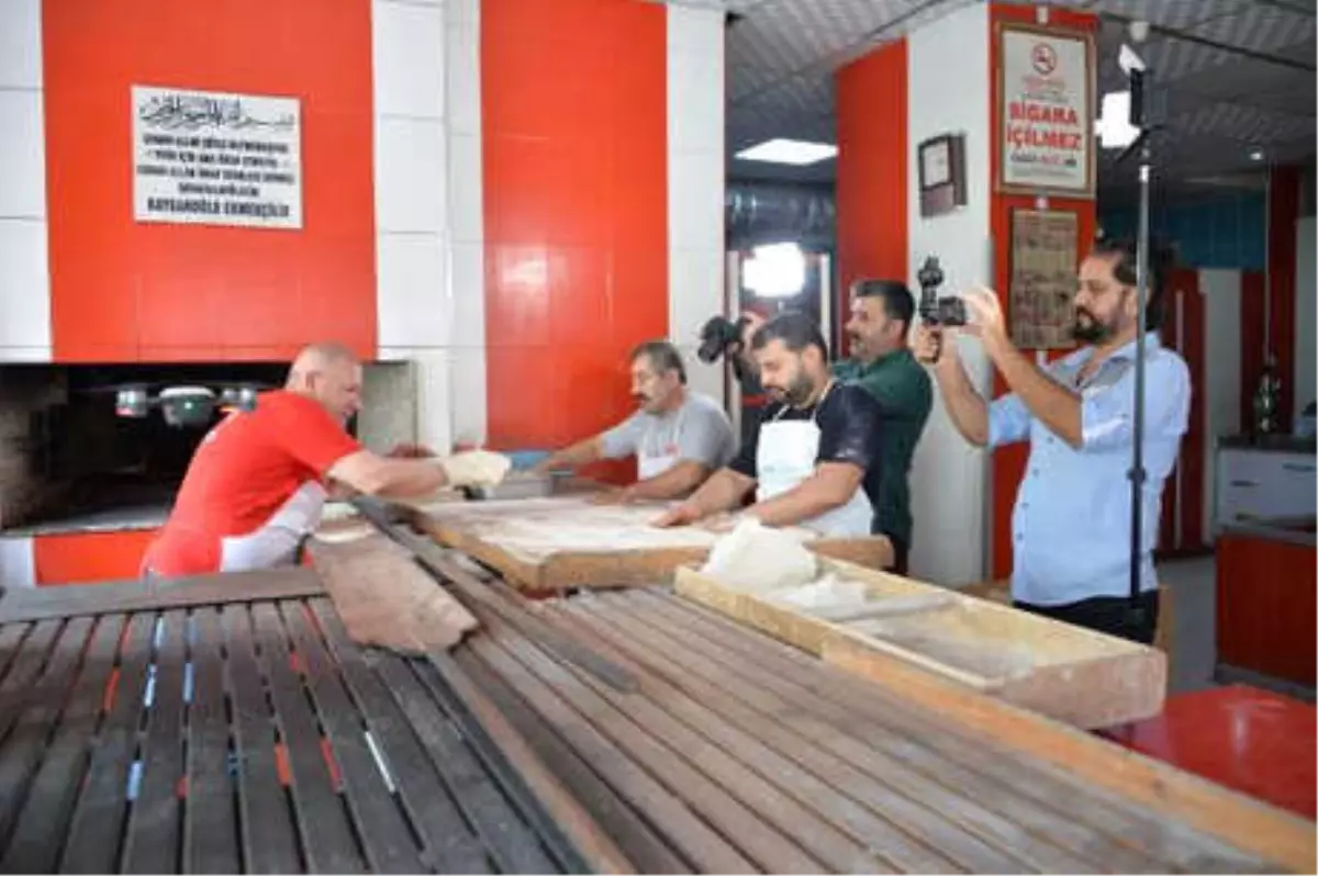 Fırın Ustası, Senaryosunu Yazdığı Filmde Başrol Oynadı