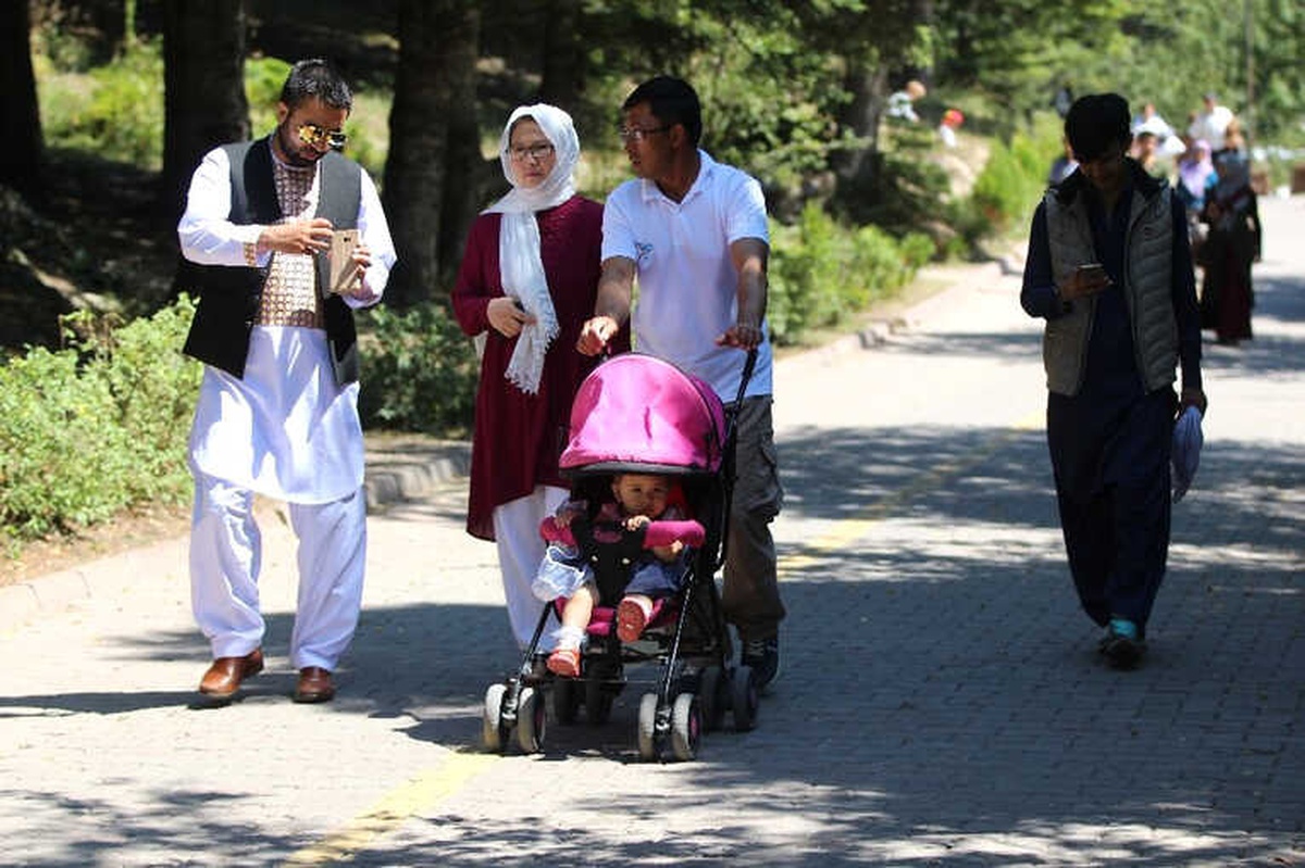 Gölcük Tabiat Parkı\'nda Bayram Tatili Yoğunluğu