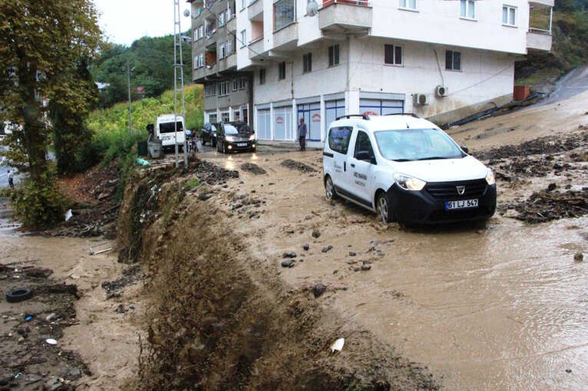 Trabzon\'da Aşırı Yağış Heyelana Neden Oldu