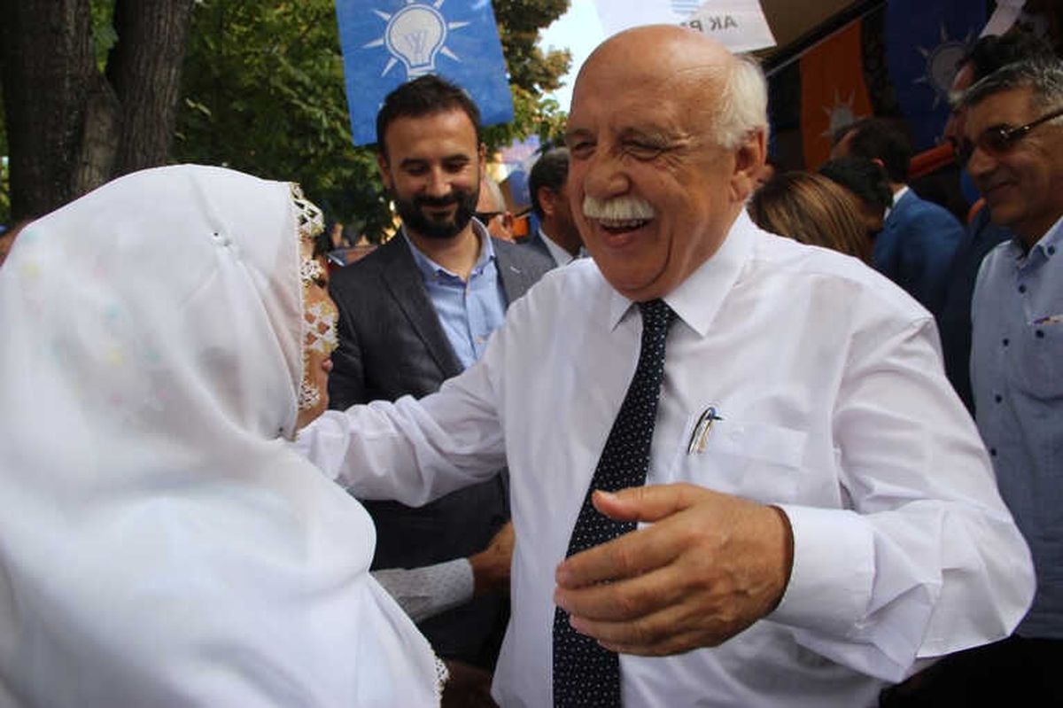 AK Parti\'de Bayramlaşma Sevinci