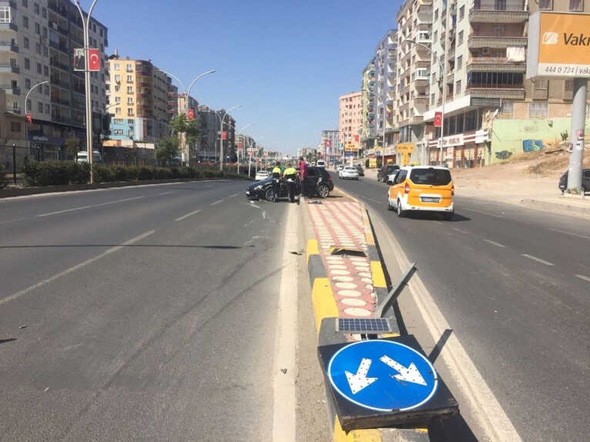Diyarbakır\'da Trafik Kazası: 2 Yaralı