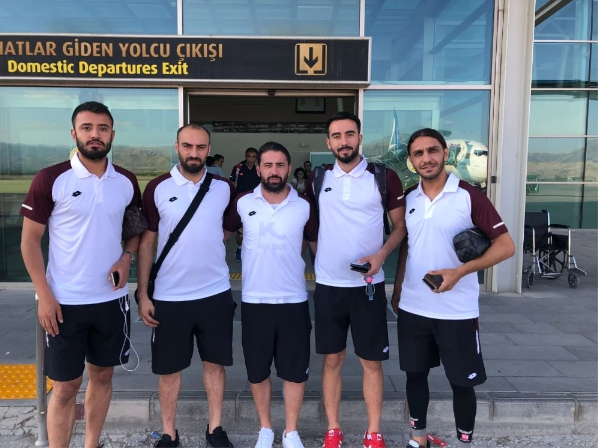 Elazığspor 17 Kişilik Kadro ile Giresun\'a Gitti