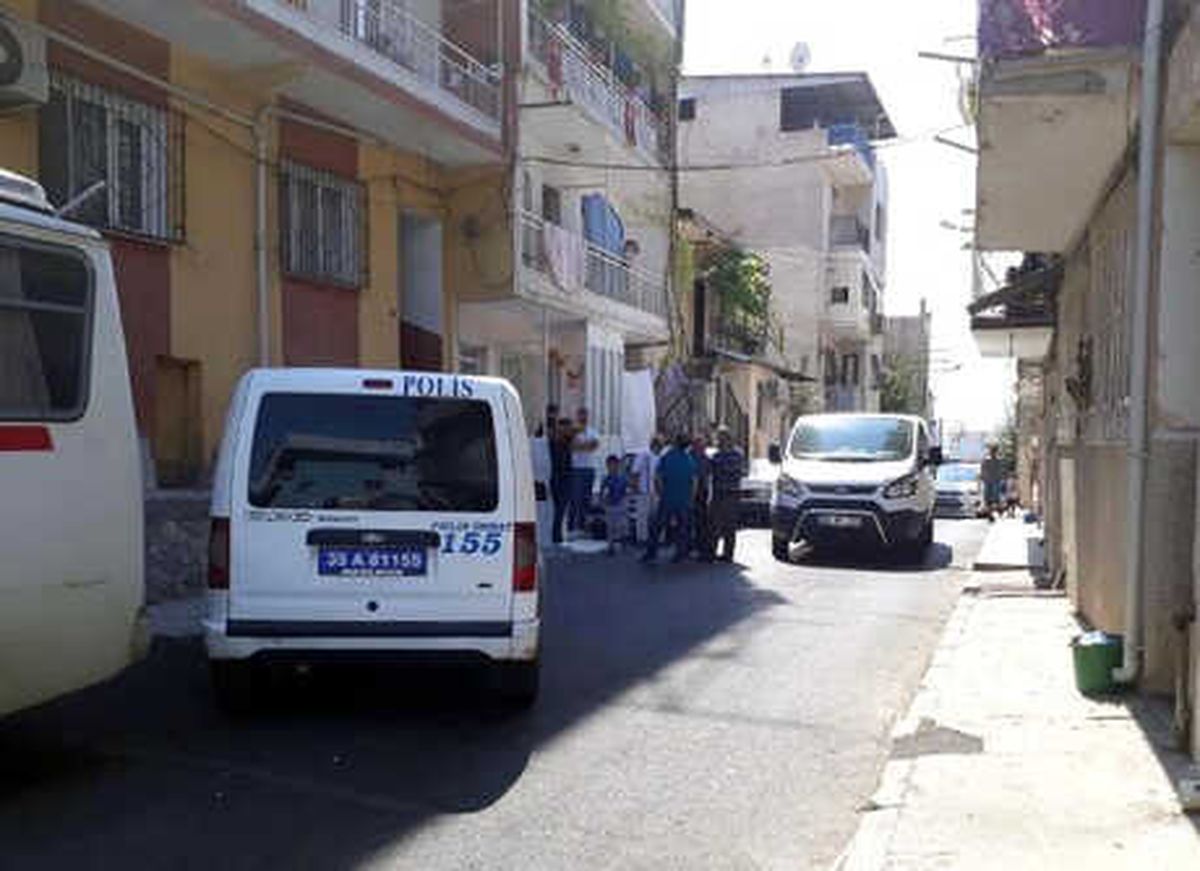 Emekli Polis Memuru İntihar Etti