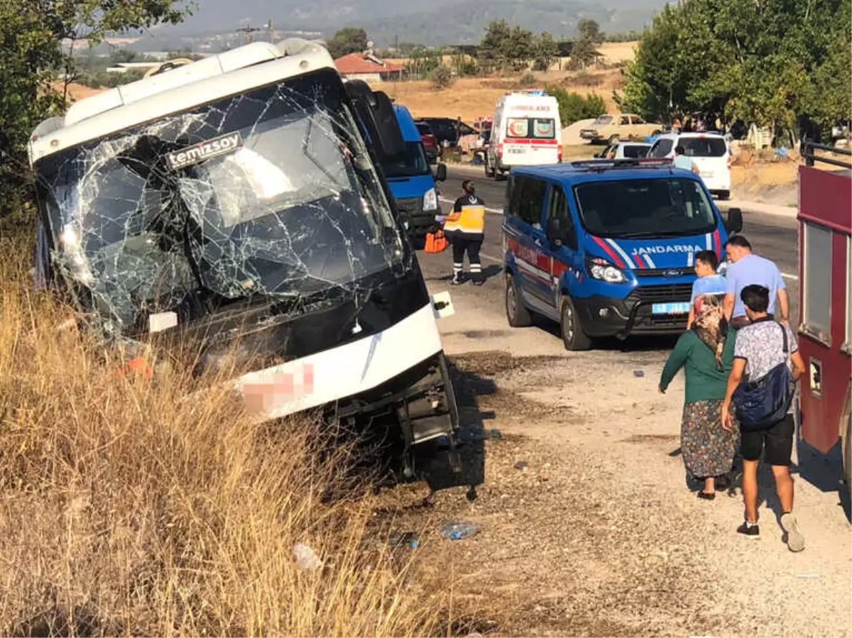 Fethiye-Antalya Yolunda Otobüs Yoldan Çıktı: 25 Yaralı