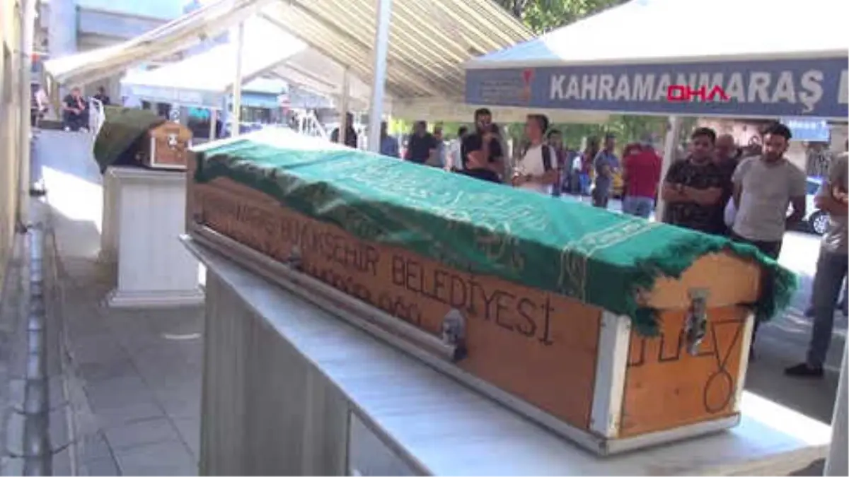 Kahramanmaraş Bingöl\'deki Katliam Gibi Kazada Ölenler Toprağa Verildi Hd