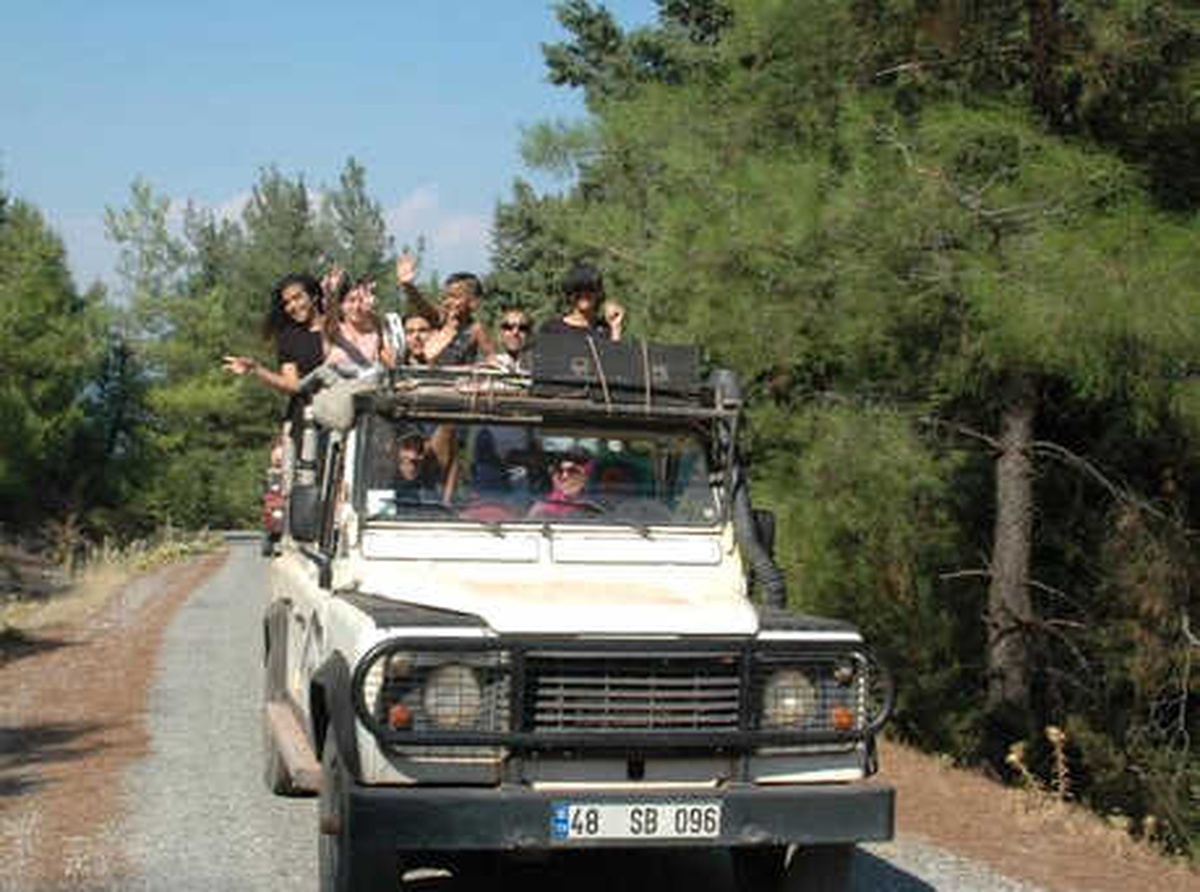 Marmaris\'te Cip Safariye Ortadoğulu Turist İlgisi