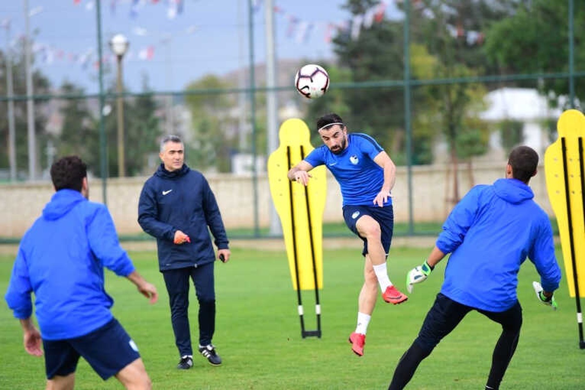 Mehmet Altıparmak: "Gol Atmakta Çok Sorunumuz Yok Ama Çok Gol Yiyoruz"