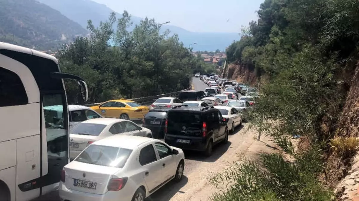 Plaja Ulaşmak İçinçin Kilometrelerce Uürüdüler