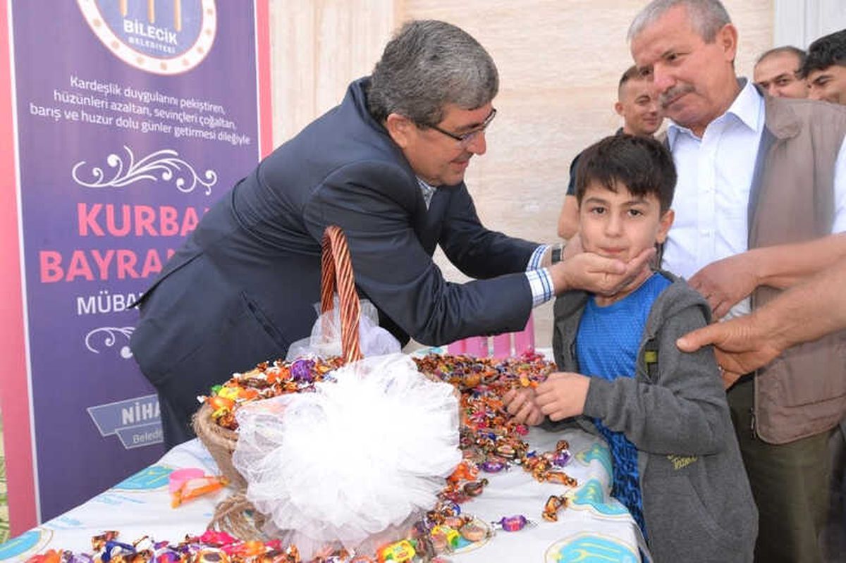 Başkan Can\'dan Vatandaşlara Şeker İkramı