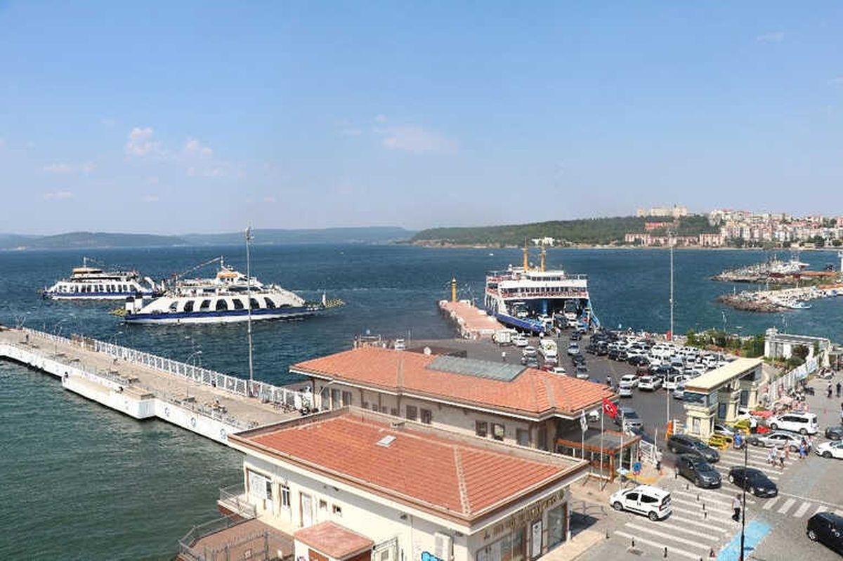 Çanakkale\'de Dönüş Yoğunluğu: 5 Kilometrelik Kuyruk Oluştu