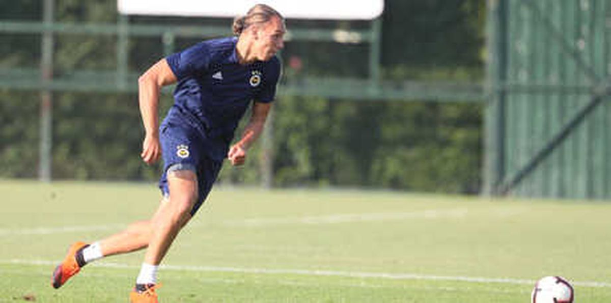 Michael Frey, Fenerbahçe\'de İlk Antrenmanına Çıktı