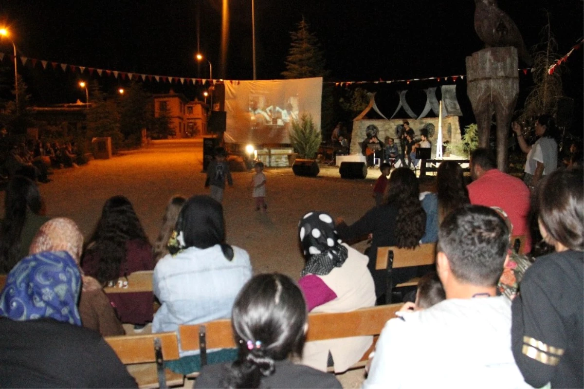 Sanatçıların Köyünde Festival Başladı