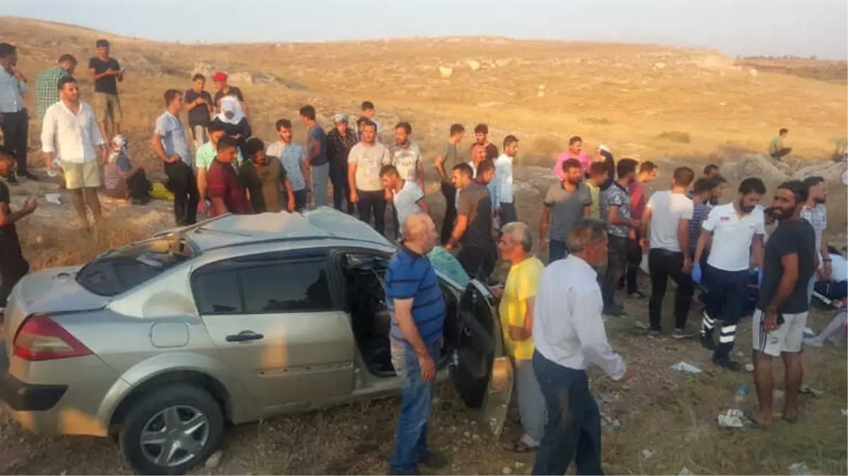 Yolcu Minibüsü Otomobil ile Çarpıştı: 4\'ü Ağır 10 Yaralı