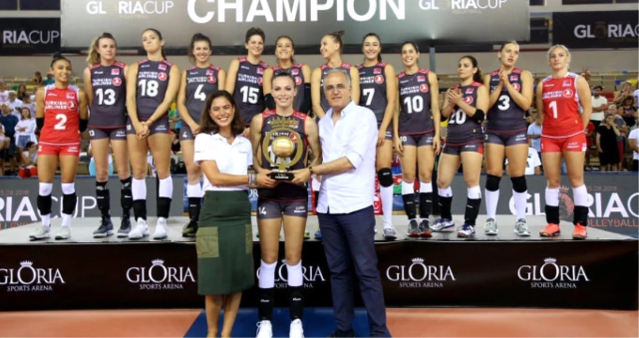 A Milli Kadın Voleybol Takımı Gloria Cup\'da Şampiyon Oldu
