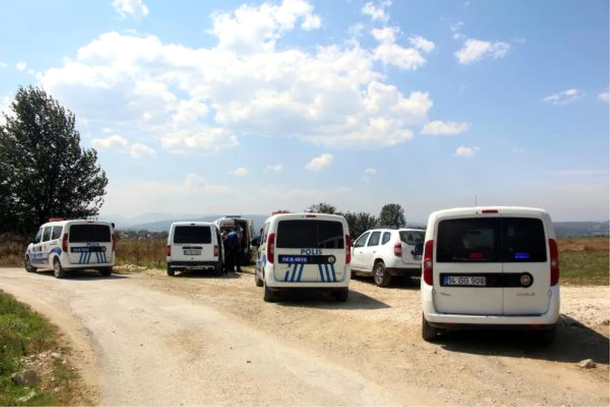 Ağaçta Asılı Cesedi Bulundu, Polis Öldüğünü Söyleyemedi