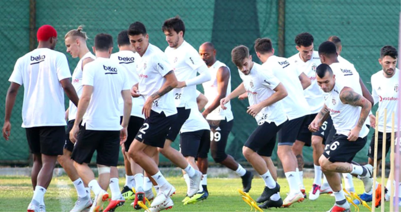 Beşiktaş\'ta Tolga Zengin ve Jeremain Lens, Antalyaspor Maçında Yok