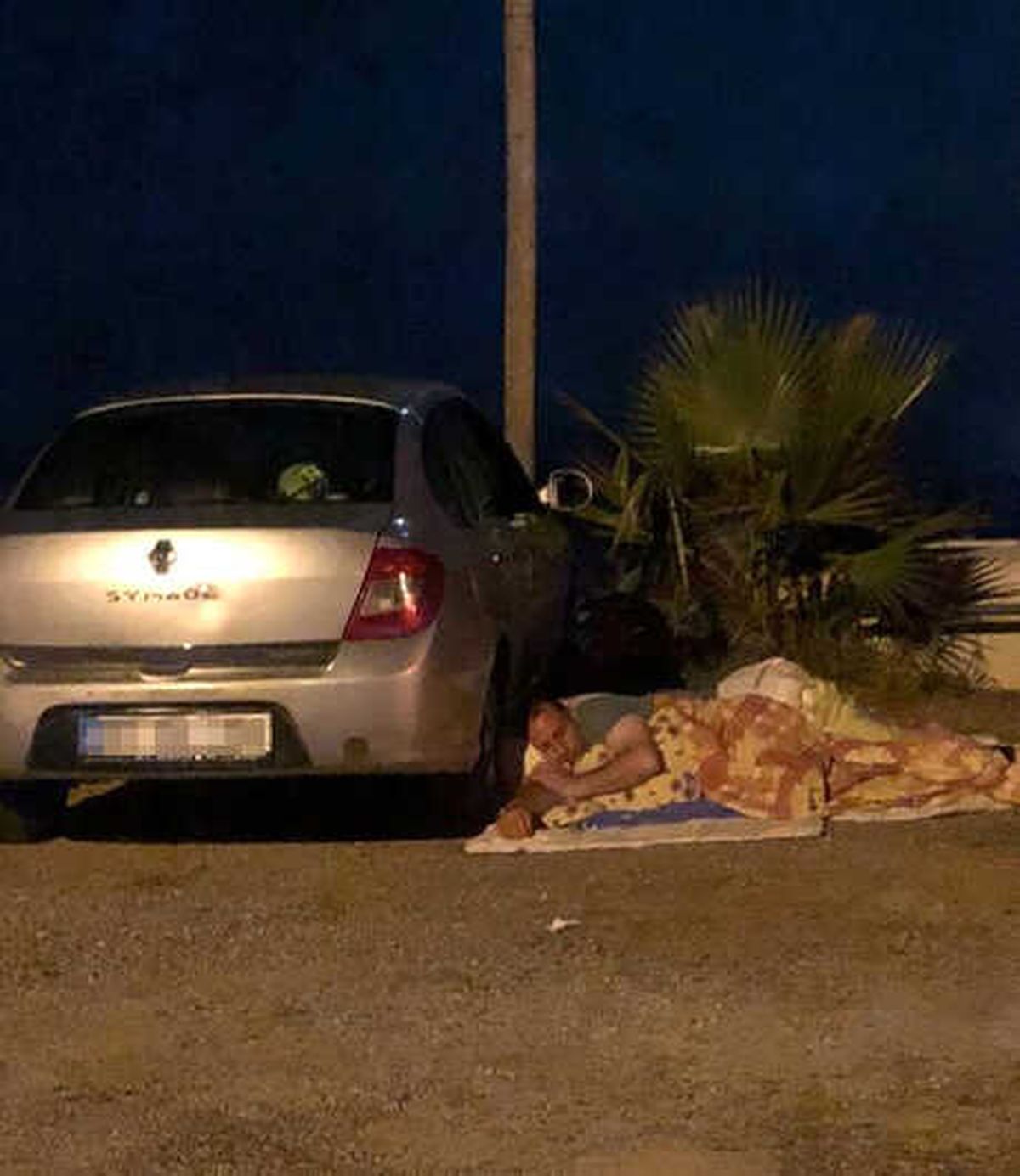 Günübirlik Tatilciler Sahilde Konakladı