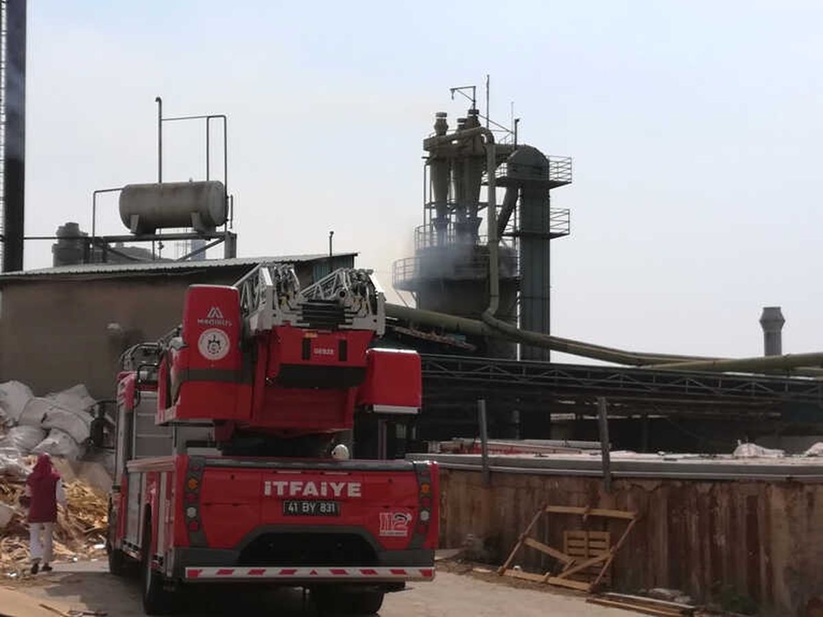 Kereste Fabrikasında Çıkan Yangın Paniğe Sebep Oldu