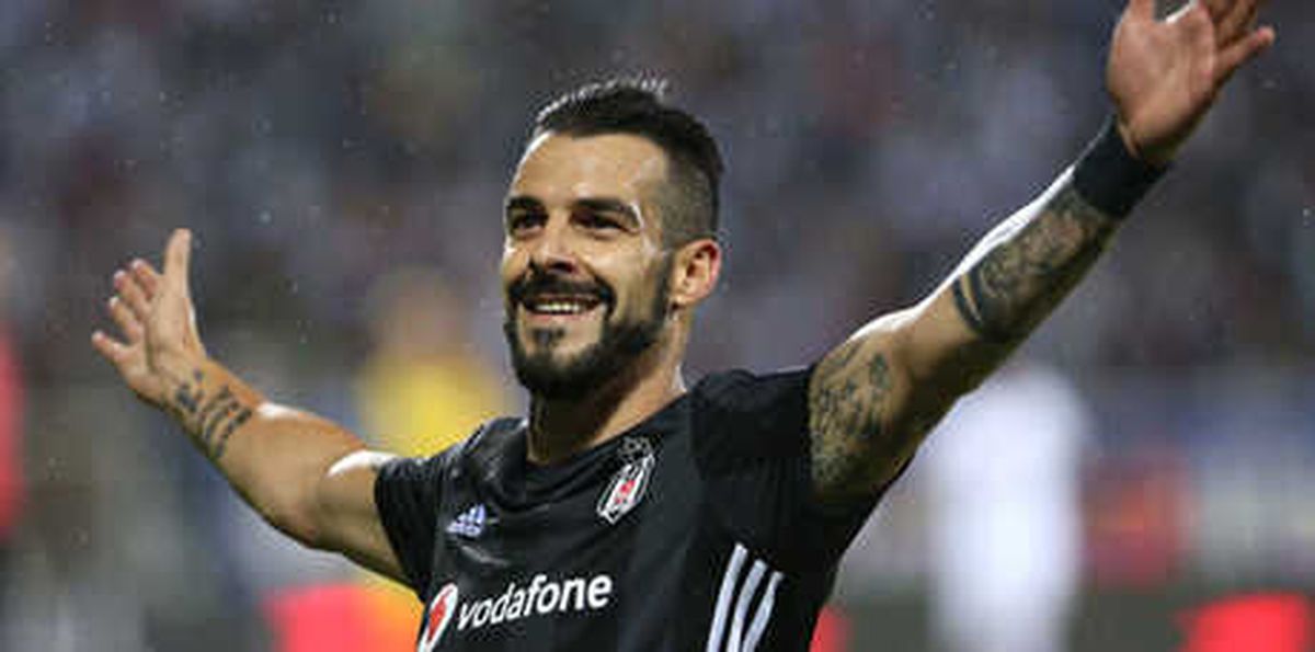 Negredo, Beşiktaş\'ta Kalıyor