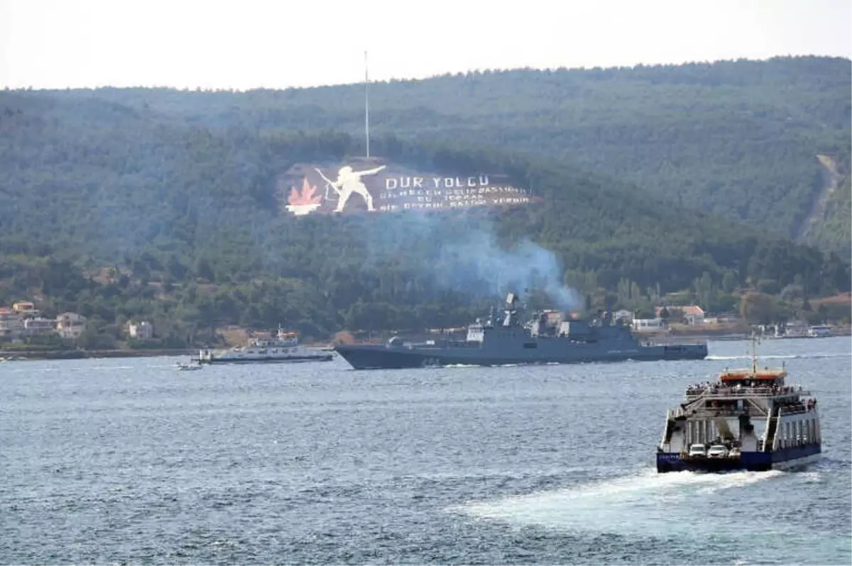 Rus Savaş Gemileri Çanakkale Boğazı\'ndan Geçti