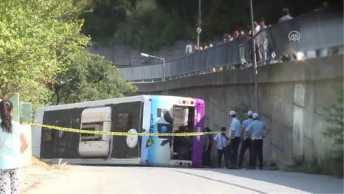 Sarıyer\'de Halk Otobüsü Devrildi: 1 Yaralı