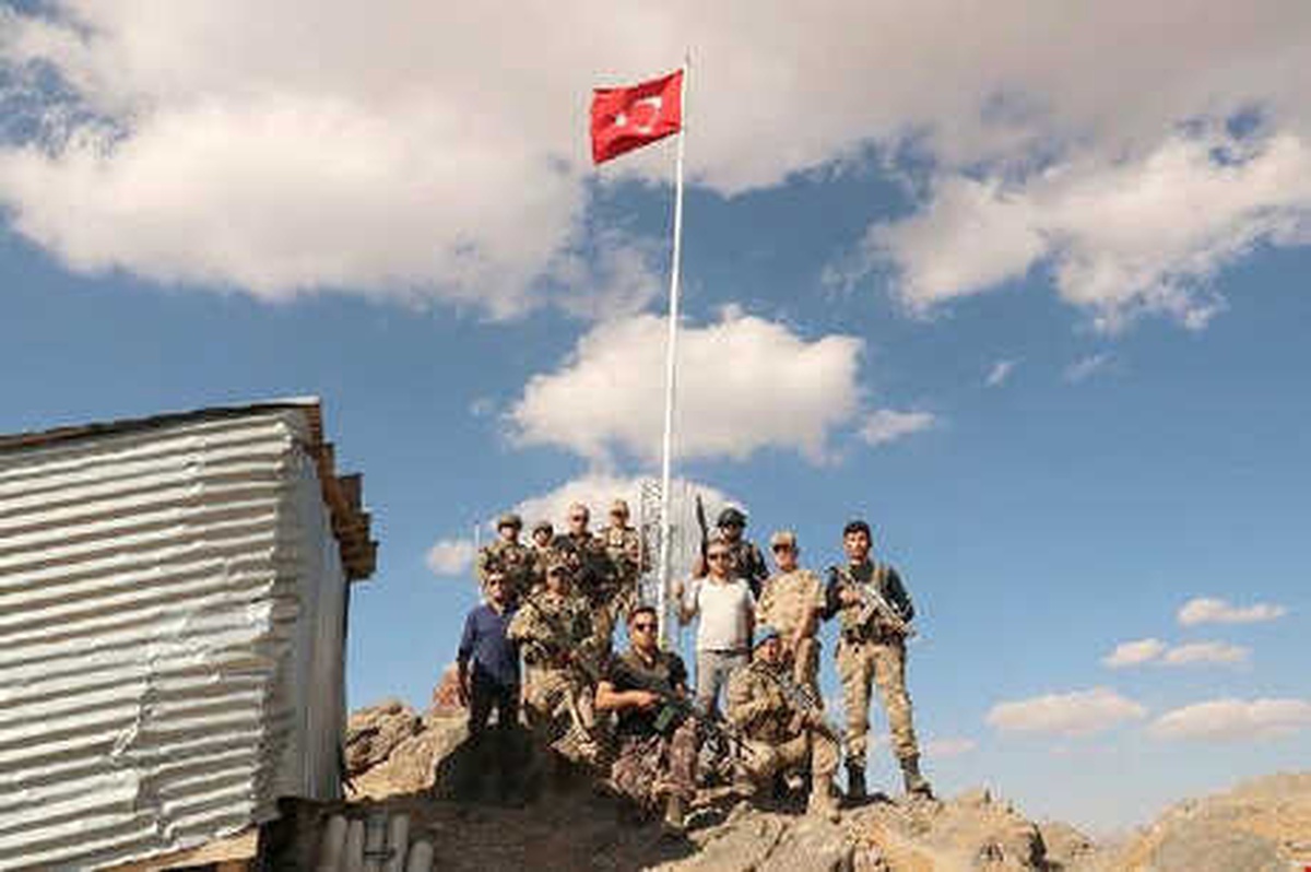 Vali Toprak\'tan Üs Bölgesindeki Askerlere Bayram Ziyareti