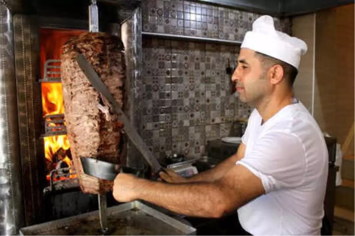 Antalyalı Döner Ustaları Yaz Boyunca 10 Kilo Veriyor