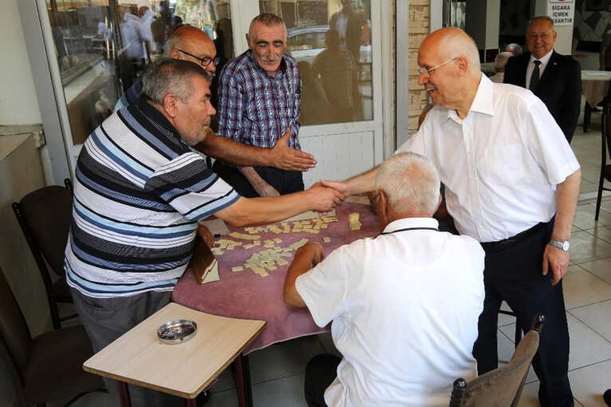Başkan Fethi Yaşar Vatandaşla ve Esnafla Bayramlaştı