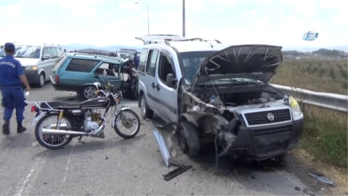 Bolu\'da Zincirleme Trafik Kazası: 1 Ölü 5 Yaralı