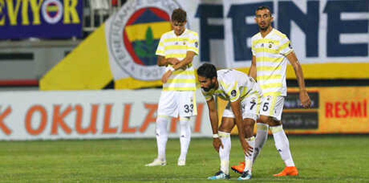 Fenerbahçe Sınıfta Kaldı