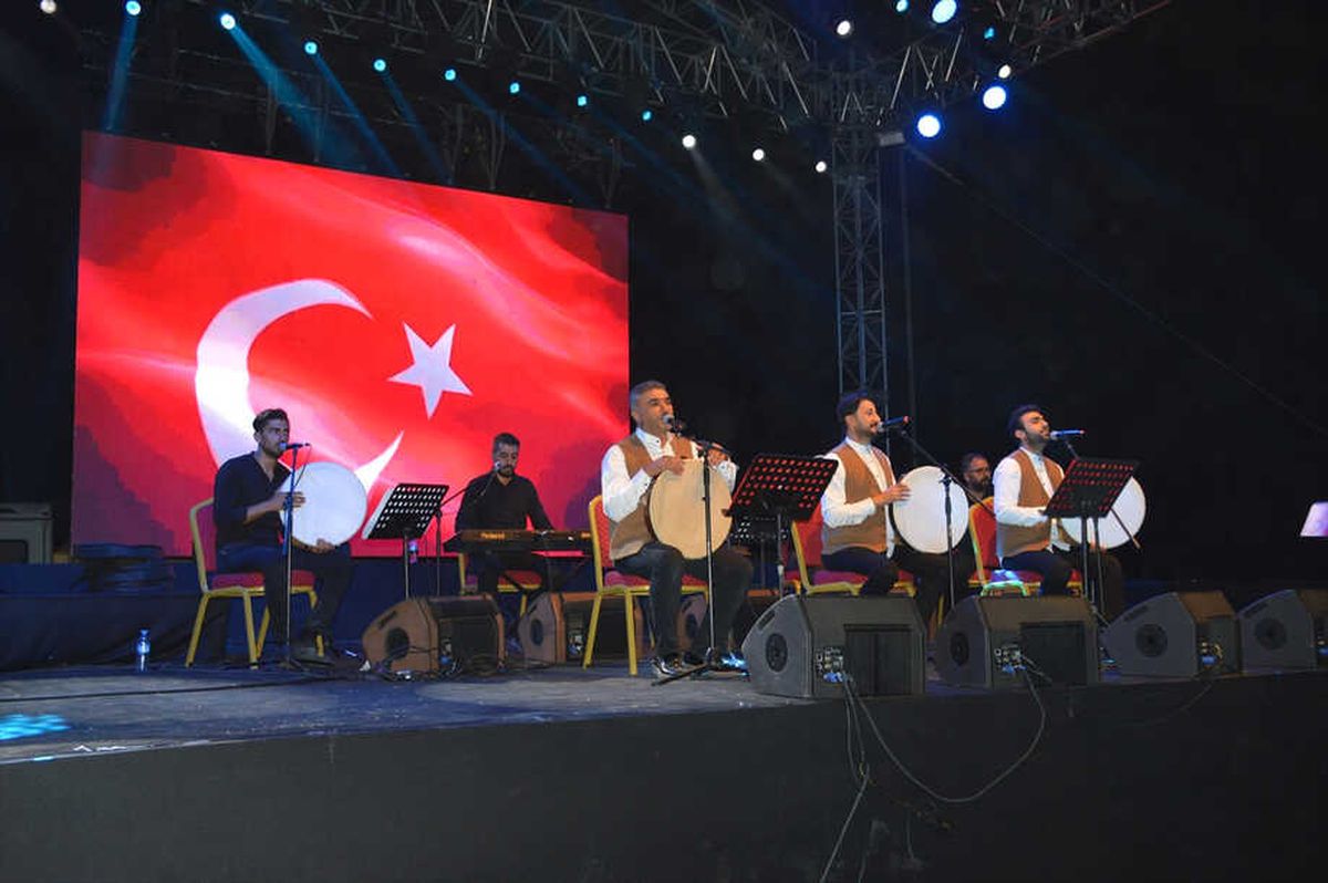 Grup Tillo, Muş\'ta Konser Verdi