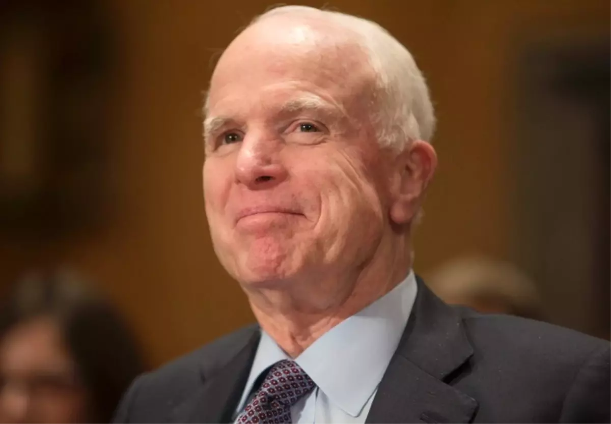 Senatör John Mccain Kimdir?