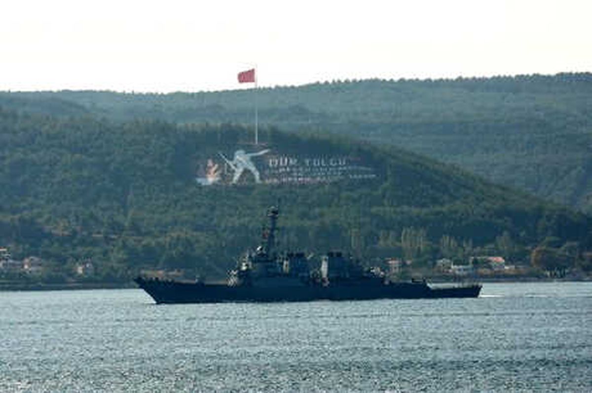 ABD\'nin Füze Güdümlü Destroyeri \'Uss Carney\' Çanakkale Boğazından Geçti