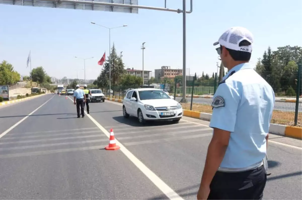 Adıyaman\'da Bayram Tatilinde Trafik Denetimleri Olumlu Sonuç Verdi