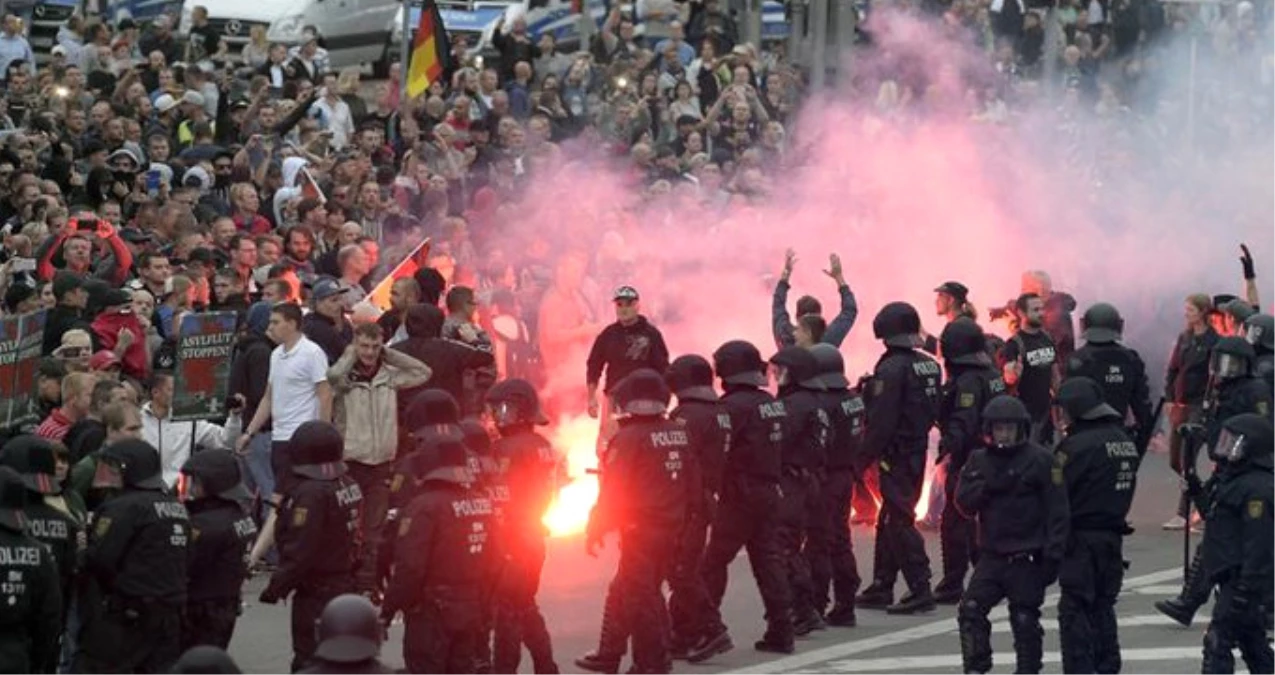 Almanya\'da, Bir Almanın Öldürülmesiyle Başlayan Gösteriler Büyüyerek Devam Etti